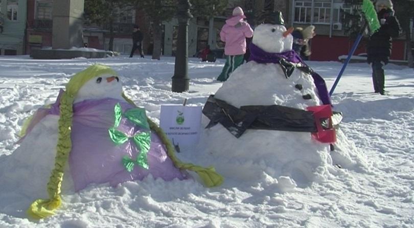 Нашествие от снежни човеци в община Оряхово