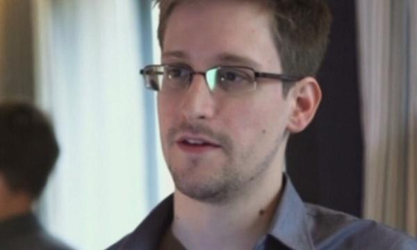 Правят филм за живота на Едуард Сноудън