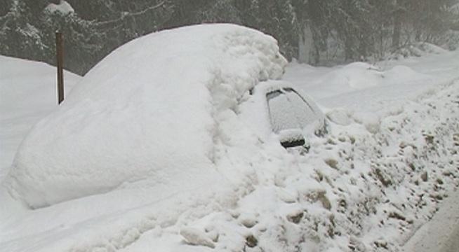 218 населени места остават без ток, до 130 - няма път