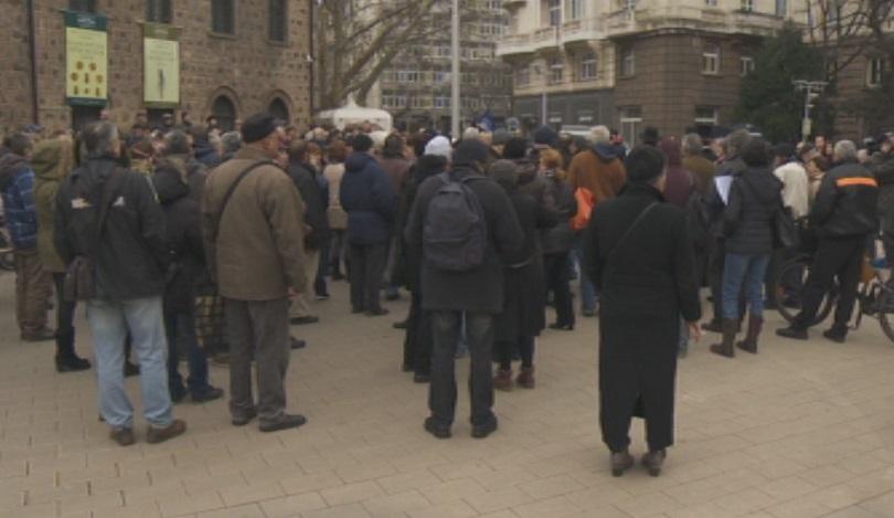Митинг в подкрепа на отец Паоло Кортези в София