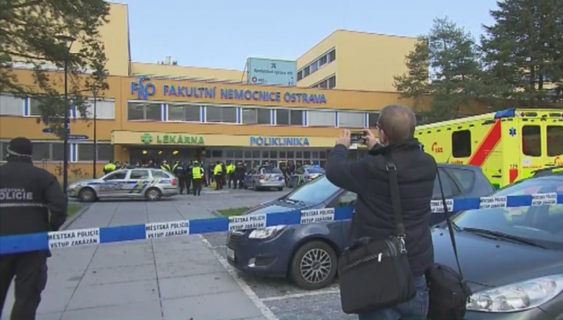 Шестима убити при стрелба в болница в Чехия