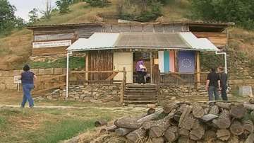 Храмовете край Старосел се рушат