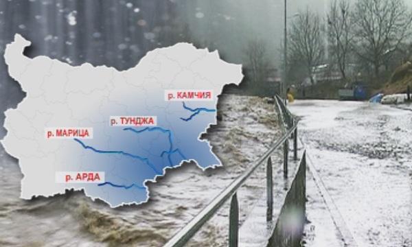 Усложнена обстановка след наводненията в страната