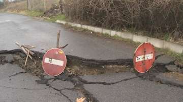 Защо дни след обилните валежи се активизираха и свлачищата?