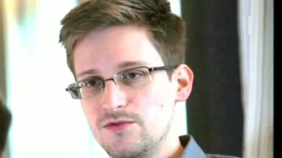 Русия даде временен статут на бежанец на Сноудън