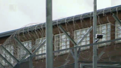 Местят Брайвик в затвор с облекчен режим