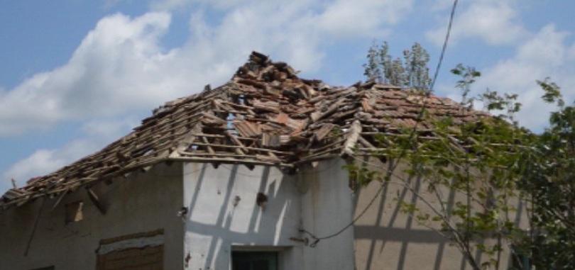 Торнадо разруши покриви на къщи във Видинско