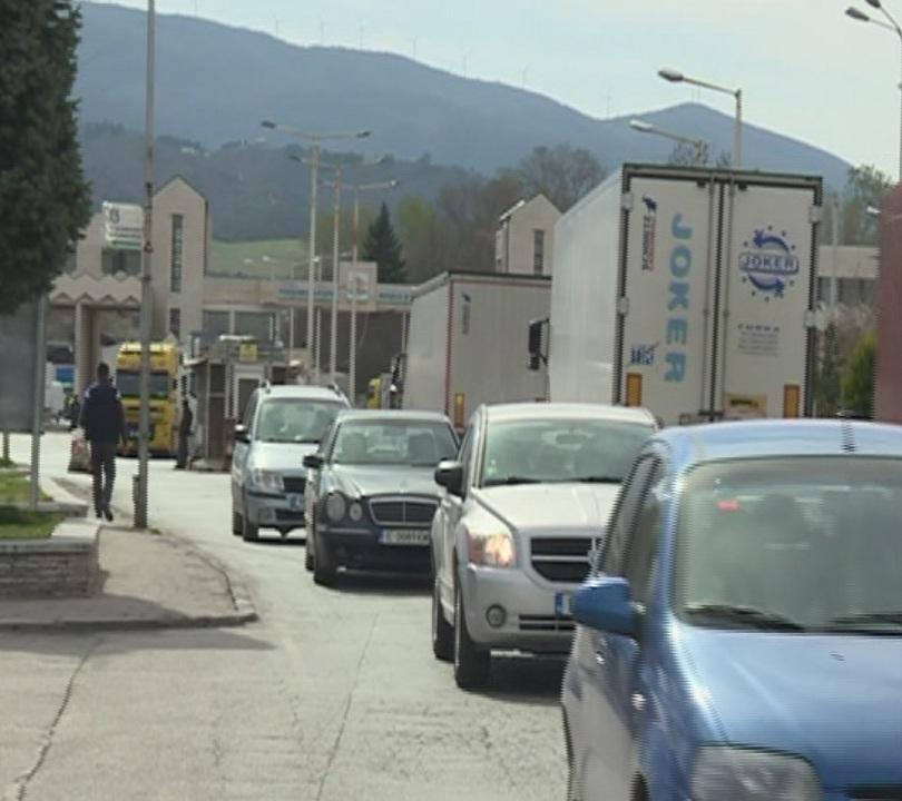 Интензивен трафик в следобедните часове по направлението Кулата - София