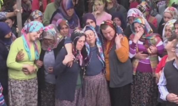 Тридневен траур в Турция заради трагедията в мината (ОБЗОР)