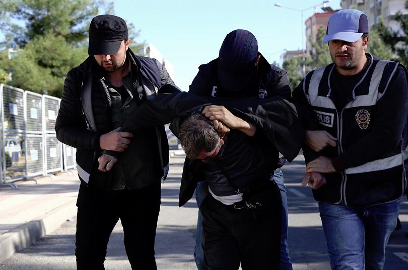 ​Арести на опозиционни политици и атентат в Турция