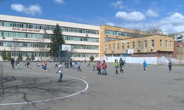 Новият министър на образованието иска нови учебници до 2015-а