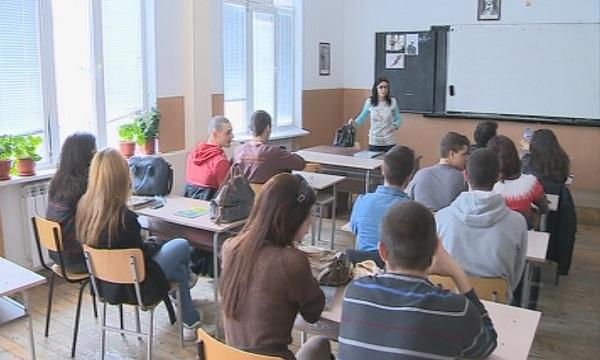 Заглушители ще борят преписващите на утрешните матури (ОБНОВЕНА)
