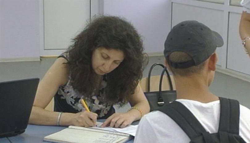7-класници с родители в чужбина имат трудности със записването в училище