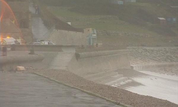 Великобритания се готви за още наводнения