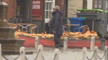 Британските банки в помощ на пострадалите от наводненията