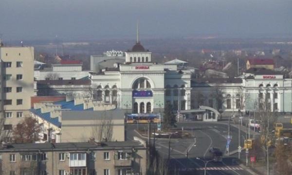 Необозначени камиони с оръжие сеят смут в Източна Украйна