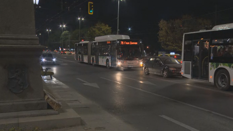 Пуснато е движението в района на Орлов мост който цяла