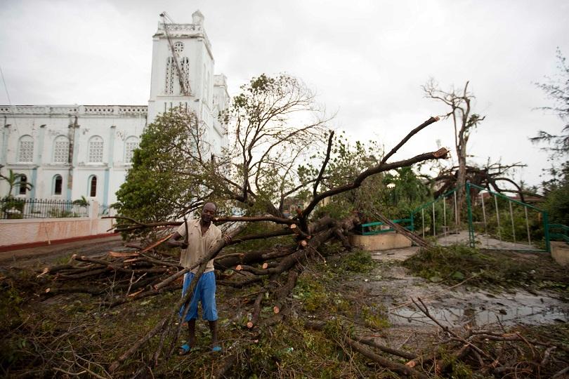 Над 300 станаха жертвите на урагана Матю