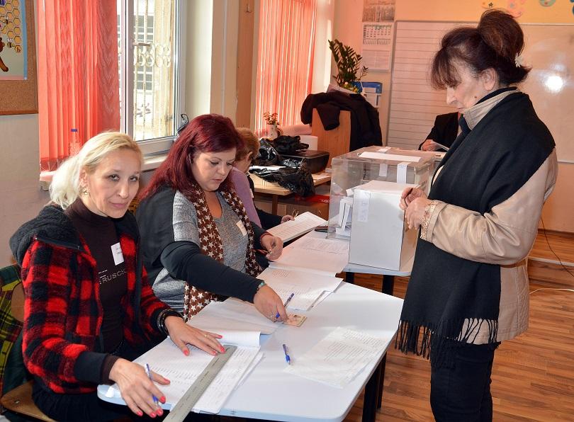 Заменени членове на СИК във Варна в деня на балотажа