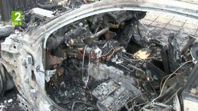 Запалиха кола във Варна