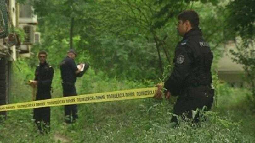 Две деца паднаха от 8-ия етаж на жилищен блок във Варна