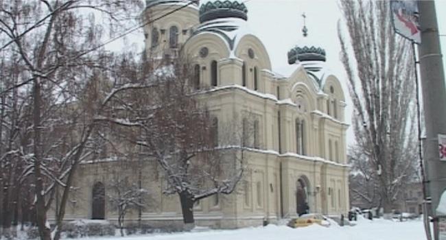 Църквата във Видин раздава храна и дрехи за бедните