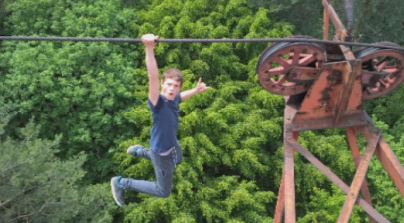 14-годишен ходи по ръба на живота в името на едно селфи