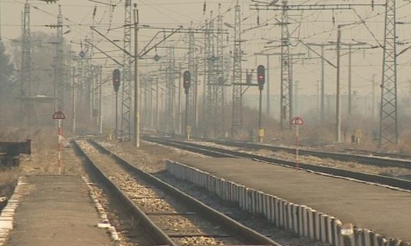 Влак блъсна жена край Драгичево