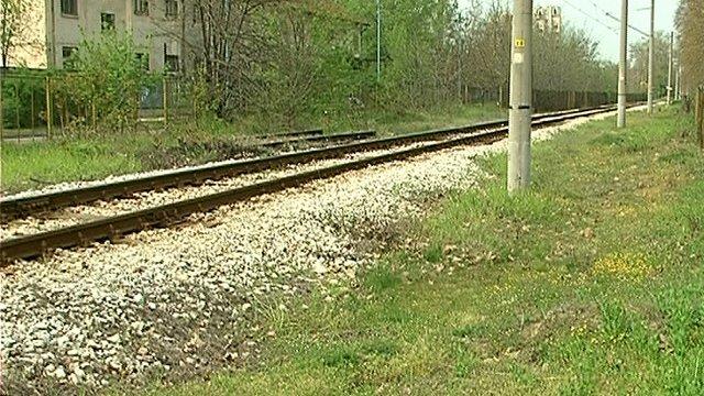 Пътници чакат на гара Казанлък 4 часа заради проблем с железниците