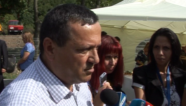 Правителството обмисля коледни добавки