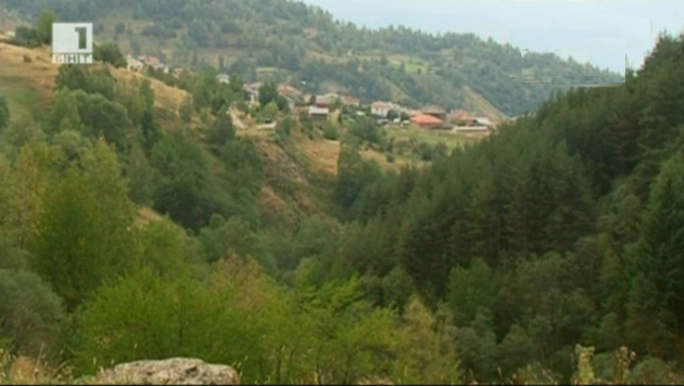 Свлачище руши къщи в сатовчанското село Осина