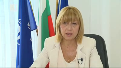 Учители и прокурори на помощ на бежанците