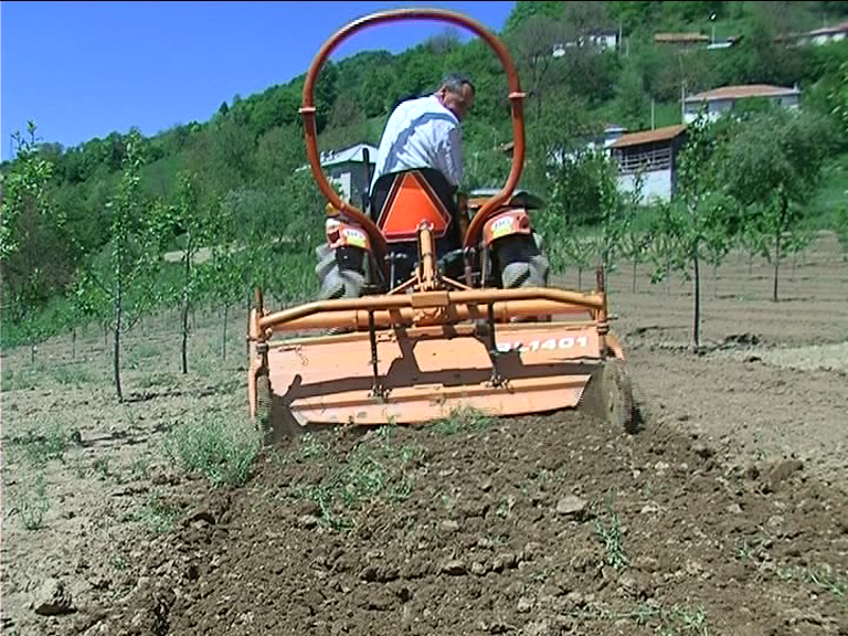 Раздават ваучери за гориво на земеделци