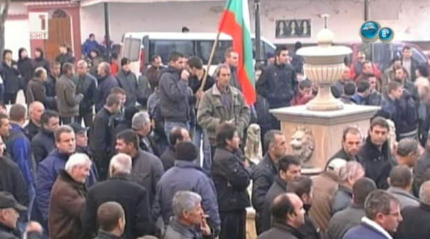 Протестът на тютюнопроизводителите продължава