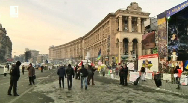Премиерът на Украйна подаде оставка (обновена)