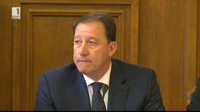 Найденов: Няма нарушения при сторежа на оградата по границата