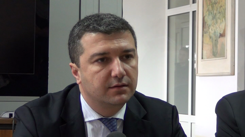 Министърът на икономиката: Отлепяме се от дъното