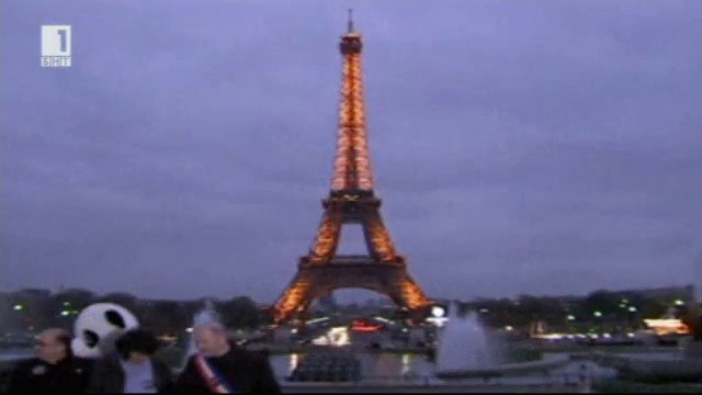 Айфеловата кула празнува рожден ден - става на 125 години