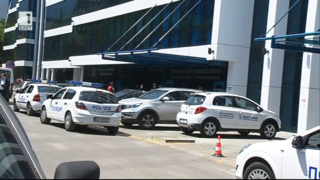 Прокуратурата задържа двама от КТБ