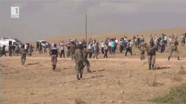 Хиляди сирийци бягат от Ислямска държава