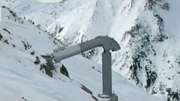 Модерна противолавинна система над Банско