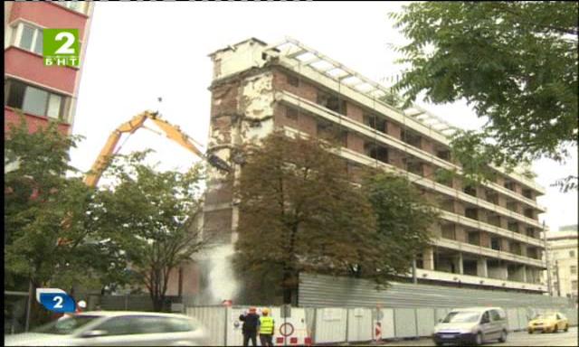 Промени в движението заради събарянето на кино Сердика