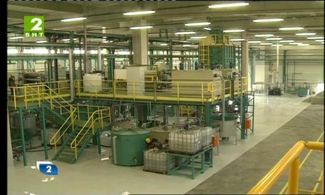 В Девня екологично обработват фосфати