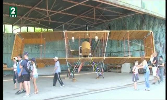 Възстановяват отново самолета „Албатрос”?