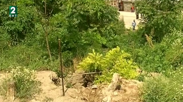 Свлачище застрашава десетки къщи във Варненския квартал Аспарухово