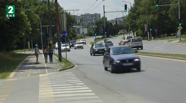 Студенти изготвиха проект за пешеходен надлез над един от най-опасните булеварди