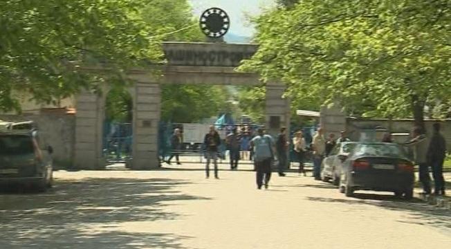 Служители на ВМЗ-Сопот готвят серия от протести