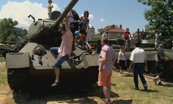 В Националния военноисторически музей отбелязаха Деня на бащата (ОБНОВЕНА)