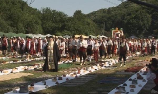 Женят се като  във Време разделно
