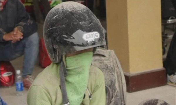 На остров Ява изригна вулкан